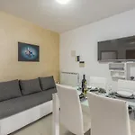 Family Friendly With A Swimming Pool Vodnjan, Fazana - 14159 Apartment