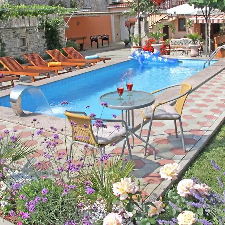 Family Friendly With A Swimming Pool Vodnjan, Fazana - 14159 Apartamento Vodnjan