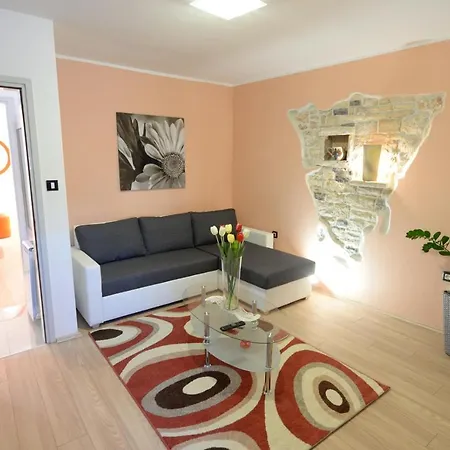 Family Friendly With A Swimming Pool Vodnjan, Fazana - 14159 Apartamento Vodnjan